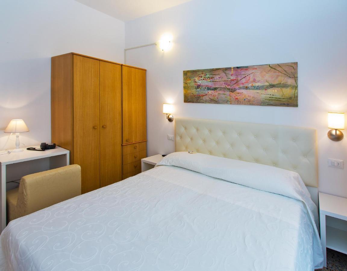 Hotel Maine Finale Ligure Zewnętrze zdjęcie