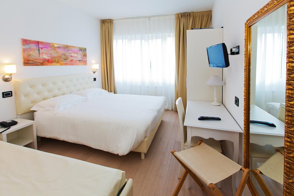 Hotel Maine Finale Ligure Zewnętrze zdjęcie